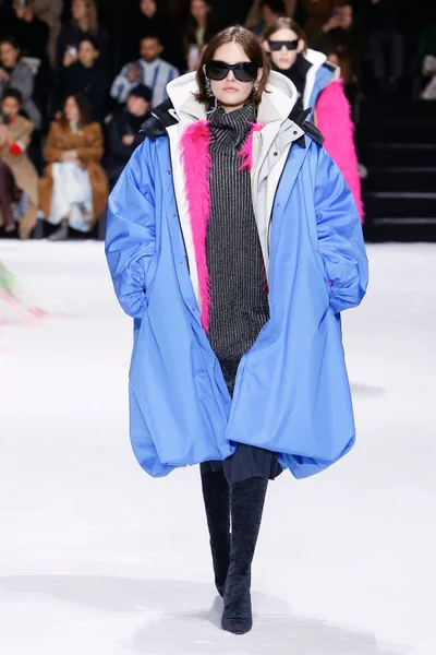 Look 69
